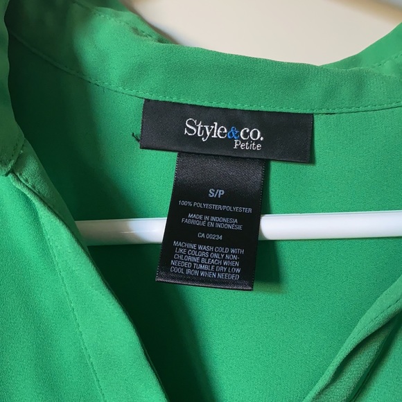Green style and co crepe pullover blouse size S - Picture 2 of 4